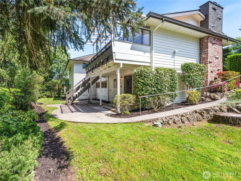 Property photo for 1035 147th Avenue Se, Bellevue photo 26