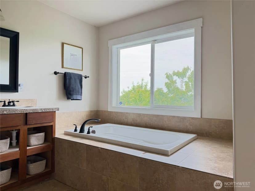 Property photo for 3012 E Valley View Terrace, Tacoma photo 13