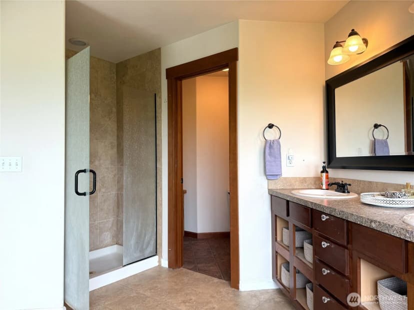 Property photo for 3012 E Valley View Terrace, Tacoma photo 14