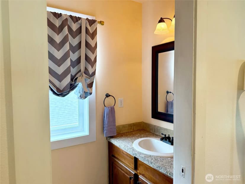 Property photo for 3012 E Valley View Terrace, Tacoma photo 9