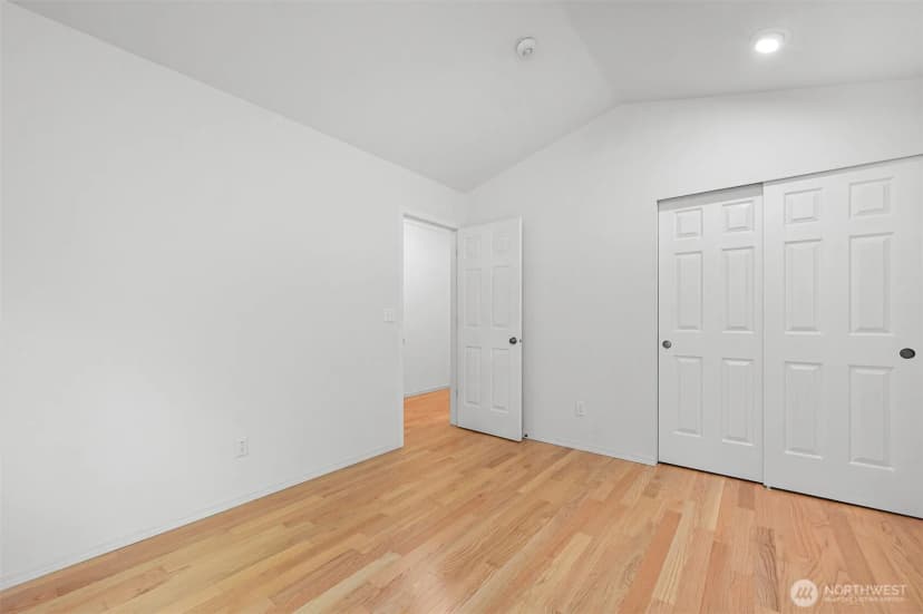Property photo for 5 Horseshoe Circle, Bellingham photo 20