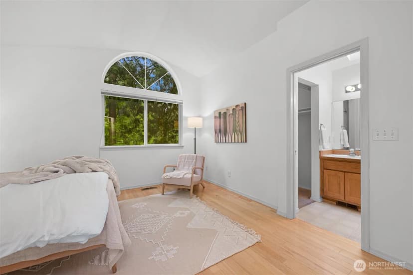 Property photo for 5 Horseshoe Circle, Bellingham photo 16