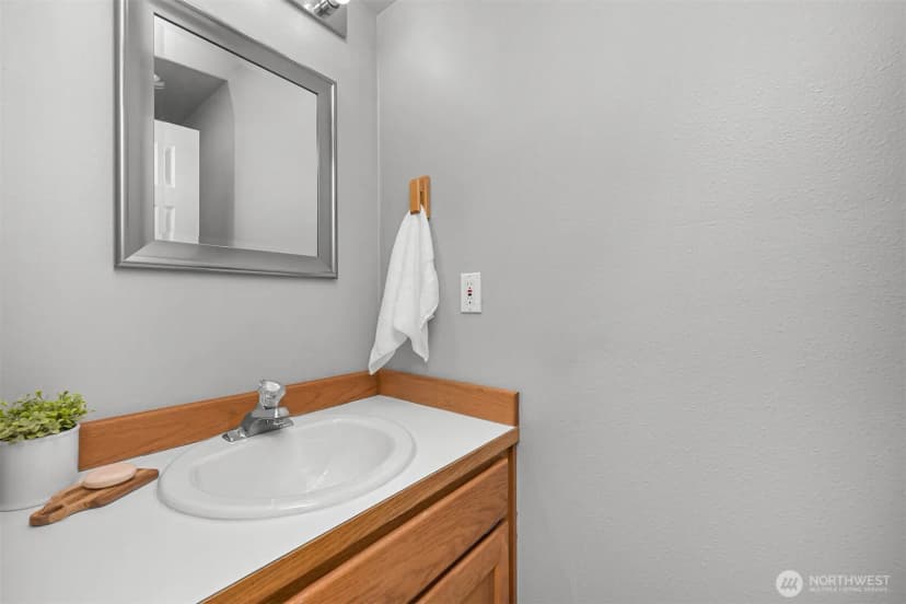 Property photo for 5 Horseshoe Circle, Bellingham photo 30