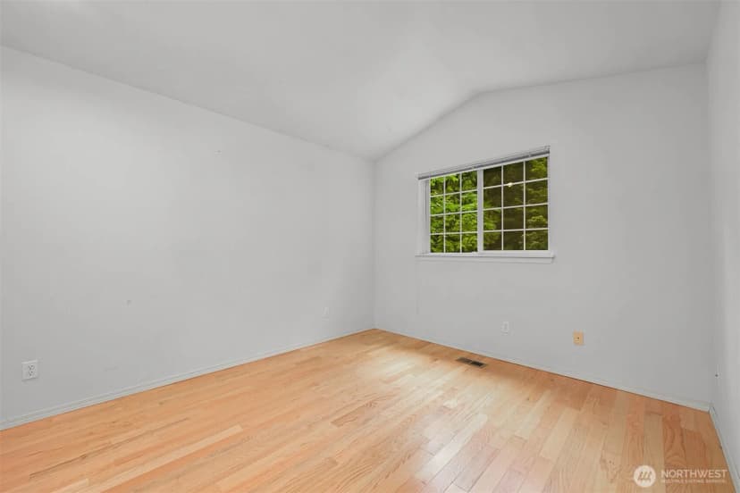 Property photo for 5 Horseshoe Circle, Bellingham photo 21