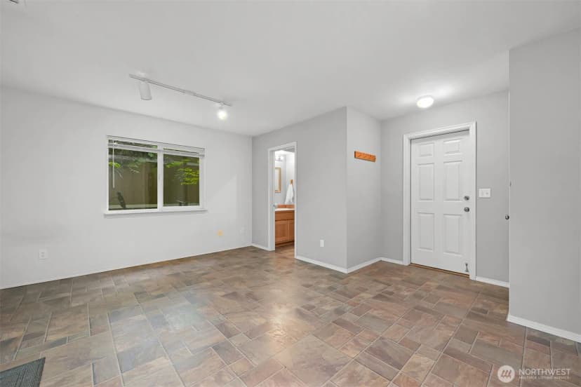 Property photo for 5 Horseshoe Circle, Bellingham photo 29