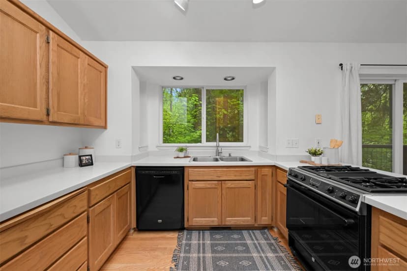 Property photo for 5 Horseshoe Circle, Bellingham photo 9