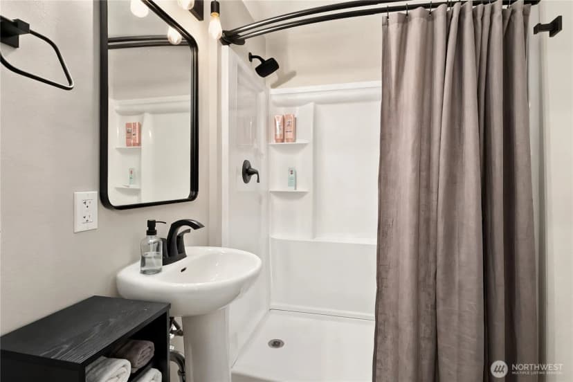 Property photo for 206 W Marilyn Avenue, Everett photo 15