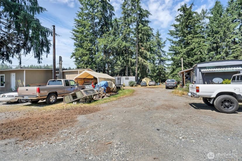 Property photo for 823 128th Street Se, Everett photo 7