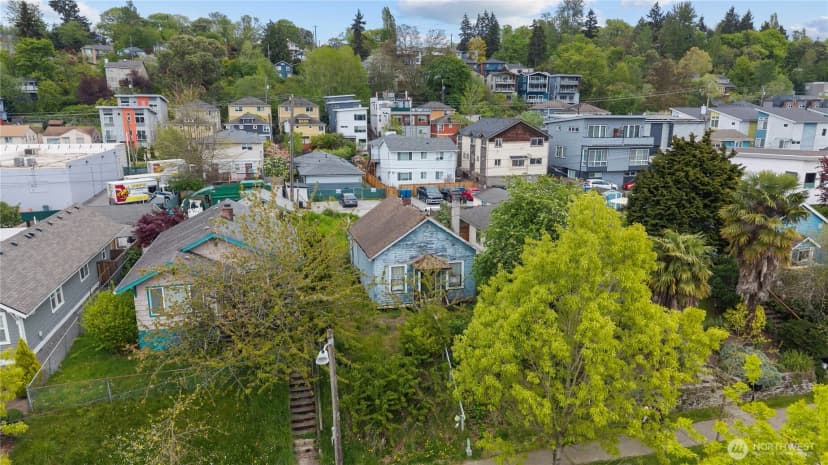 Property photo for 4724 25th Ave Sw, Seattle photo 8