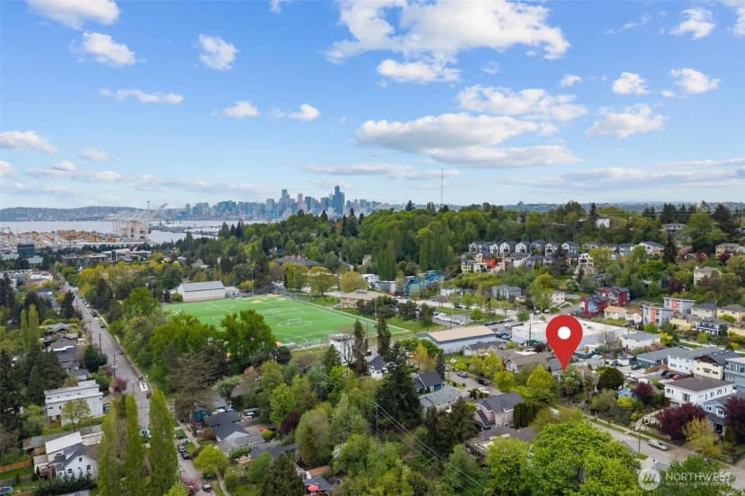 Property photo for 4724 25th Ave Sw, Seattle photo 10