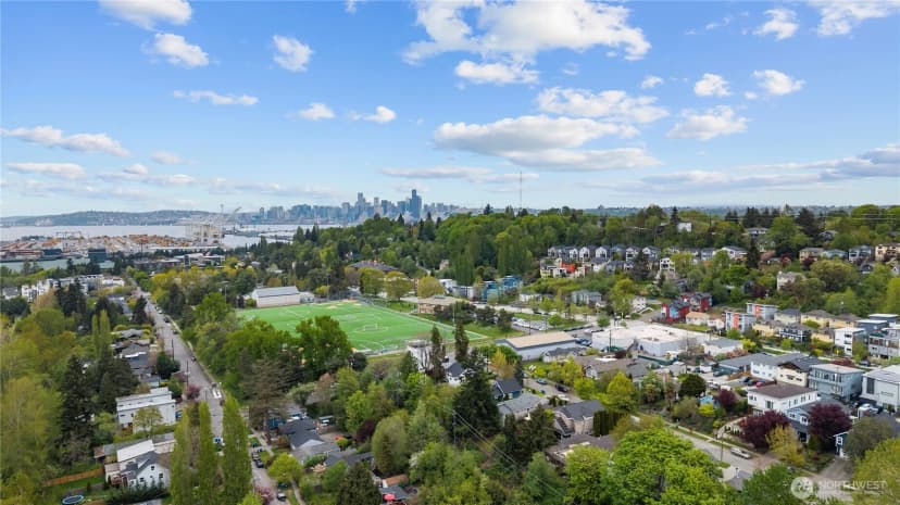 Property photo for 4724 25th Ave Sw, Seattle photo 12