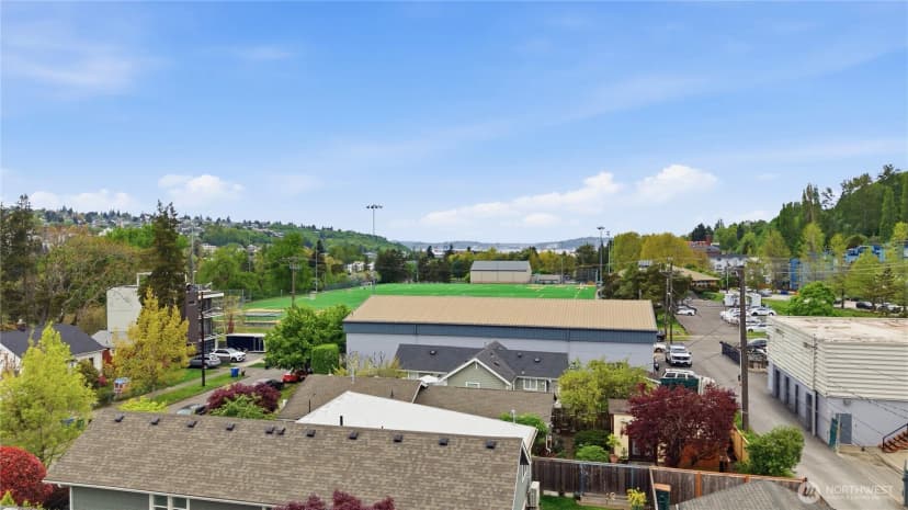 Property photo for 4724 25th Ave Sw, Seattle photo 4