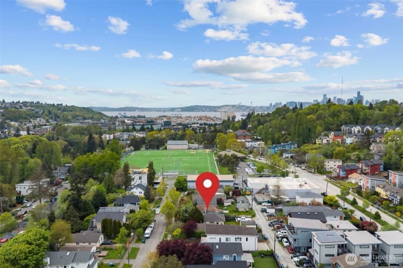 Property photo for 4724 25th Ave Sw, Seattle photo 11