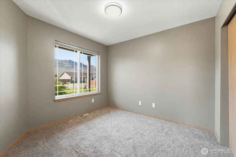 Property photo for 117 Island Loop Road, Rock Island photo 17