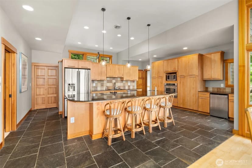 Property photo for 4702 Luhr Road Ne, Olympia photo 13