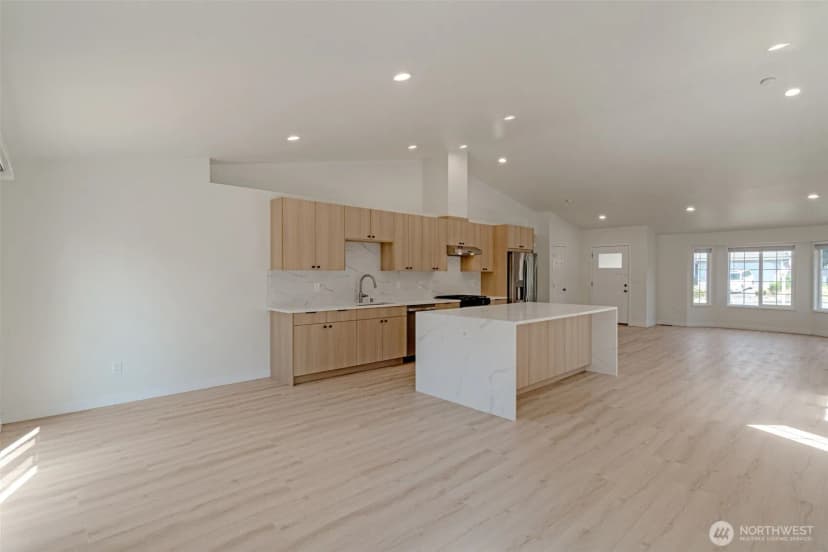 Property photo for 4504 220th Sw Street Sw, Mountlake Terrace photo 2