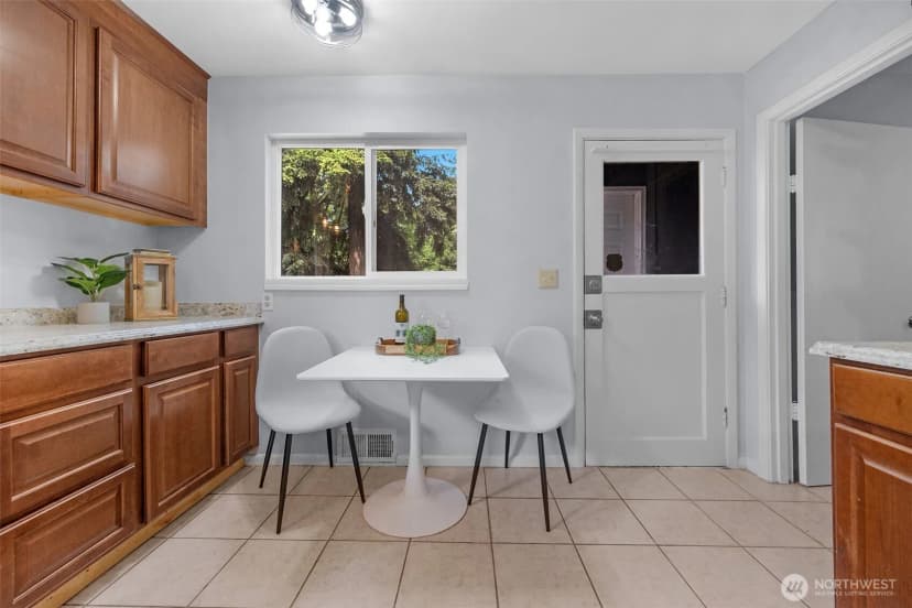 Property photo for 17806 83rd Place Ne, Kenmore photo 15