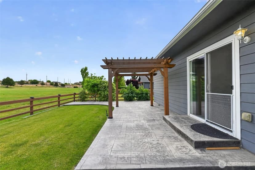 Property photo for 8019 Vialago Parkway, Zillah photo 7