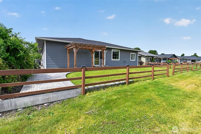 Property photo for 8019 Vialago Parkway, Zillah photo 3