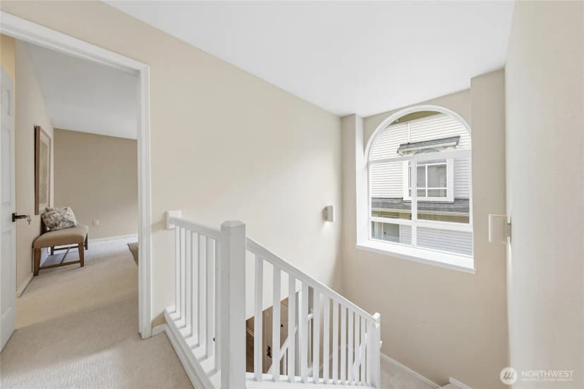 Property photo for 12541 Ne 7th Place, Bellevue photo 21