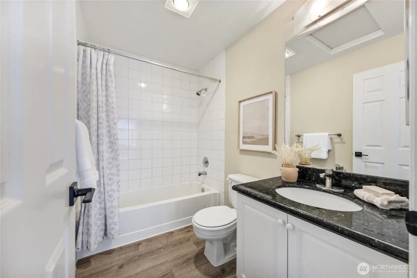 Property photo for 12541 Ne 7th Place, Bellevue photo 22