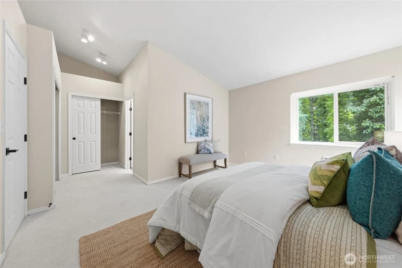 Property photo for 12541 Ne 7th Place, Bellevue photo 18