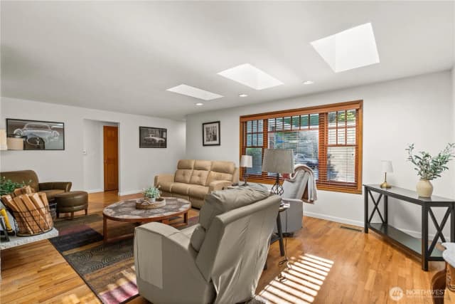 Property photo for 4918 119th Avenue Se, Bellevue photo 5