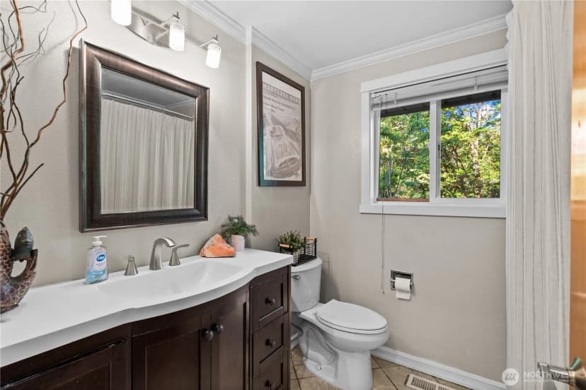 Property photo for 4918 119th Avenue Se, Bellevue photo 13