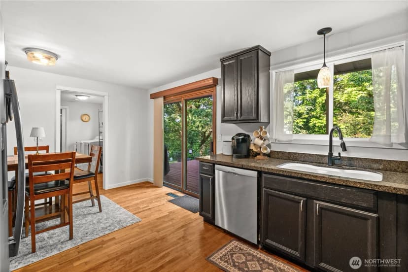 Property photo for 4918 119th Avenue Se, Bellevue photo 10