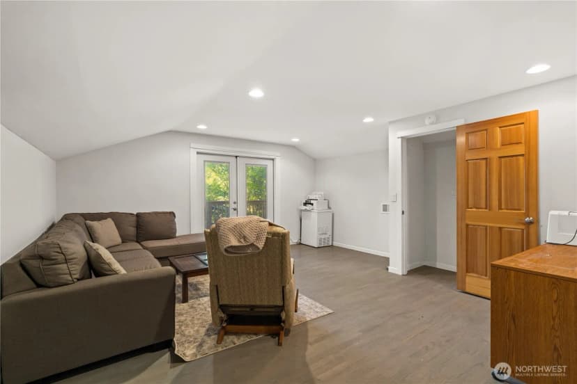 Property photo for 4918 119th Avenue Se, Bellevue photo 23