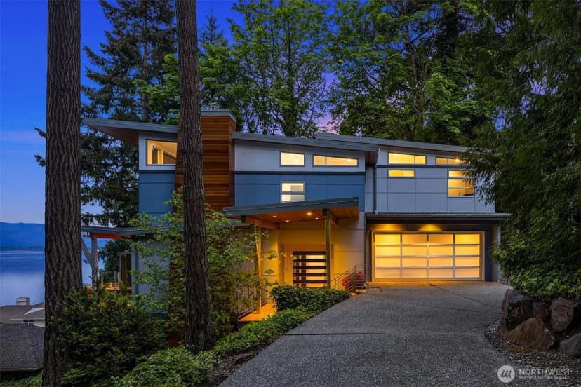 Property photo for 1606 W Lake Sammamish Parkway Se, Bellevue