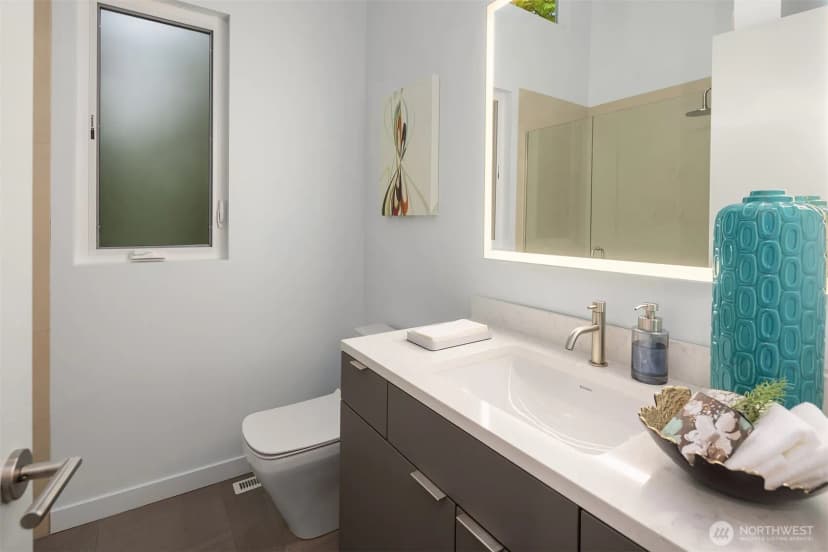 Property photo for 1606 W Lake Sammamish Parkway Se, Bellevue photo 24