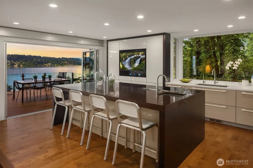 Property photo for 1606 W Lake Sammamish Parkway Se, Bellevue photo 10
