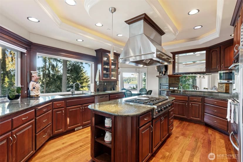 Property photo for 13025 Point Richmond Drive Nw, Gig Harbor photo 8