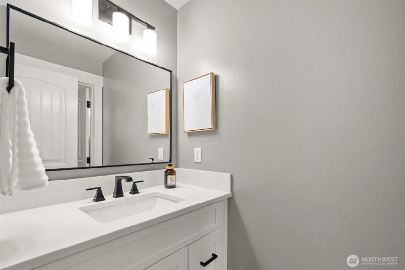 Property photo for 1300 N 27th Place, Renton photo 17