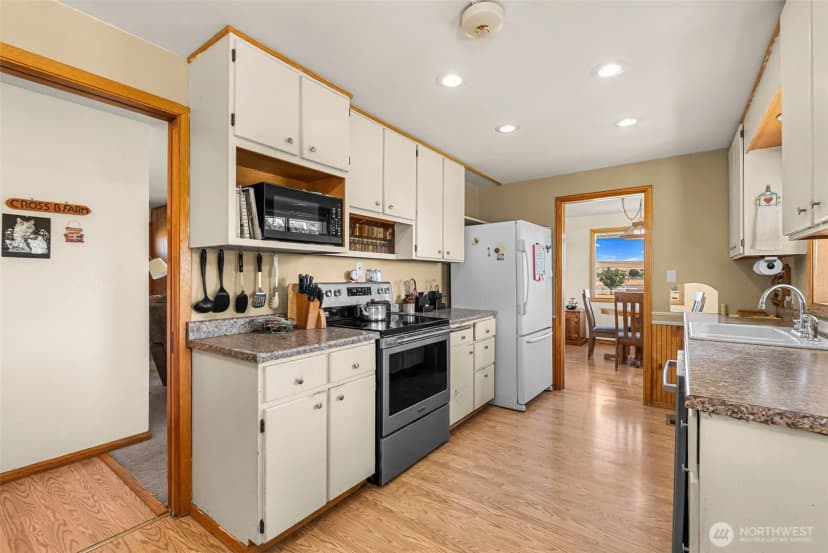 Property photo for 721 Rd 20 Ne, Soap Lake photo 8