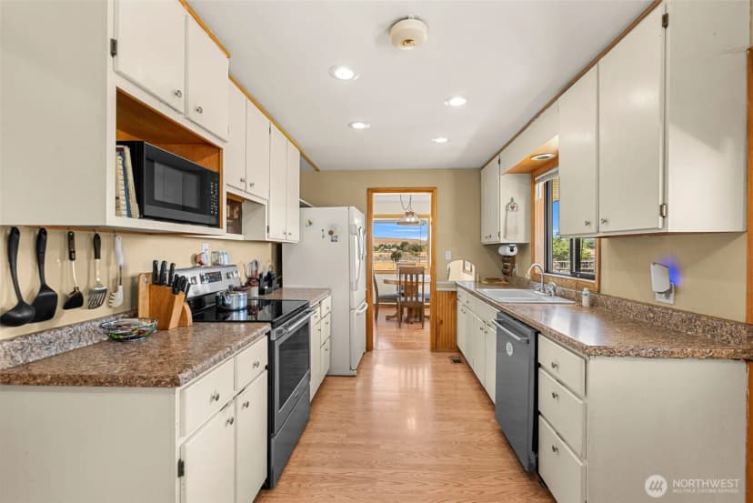Property photo for 721 Rd 20 Ne, Soap Lake photo 9
