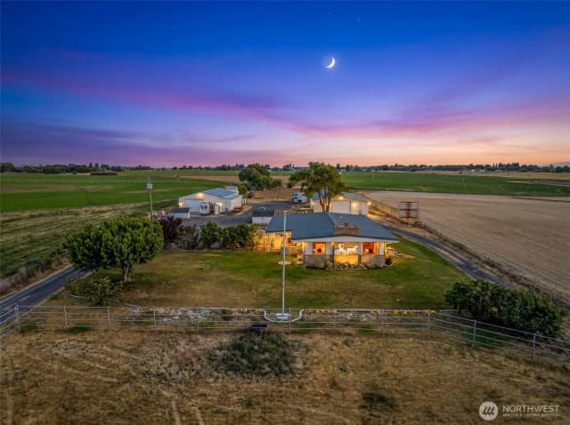Property photo for 721 Rd 20 Ne, Soap Lake photo 5
