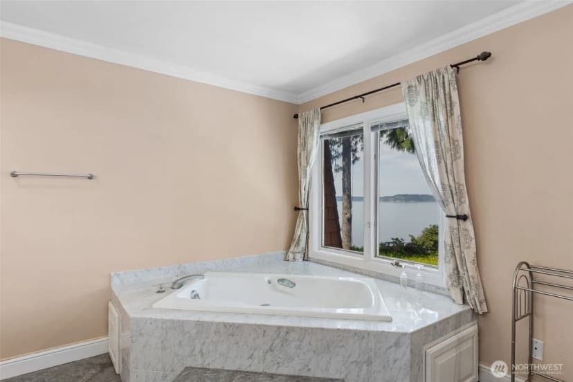 Property photo for 16530 76th Avenue W, Edmonds photo 18