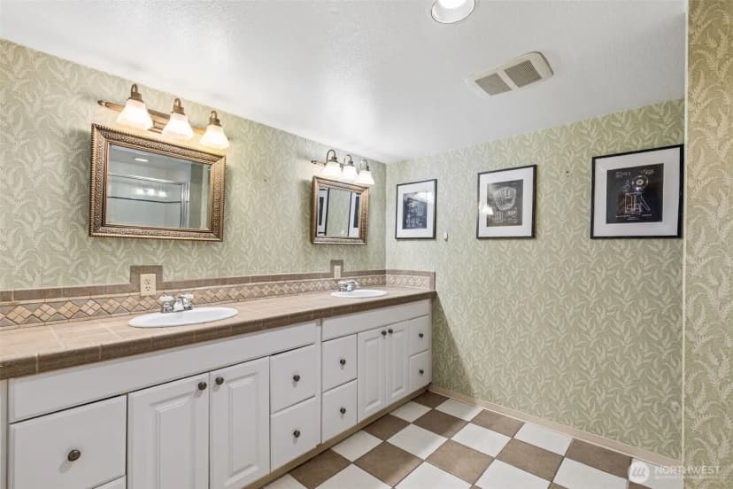 Property photo for 16530 76th Avenue W, Edmonds photo 32