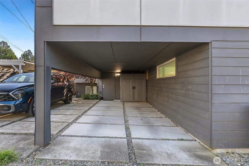 Property photo for 5953 Fauntleroy Way Sw #d, Seattle photo 3