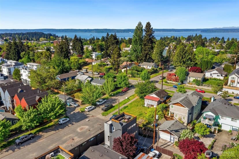 Property photo for 5953 Fauntleroy Way Sw #d, Seattle photo 27