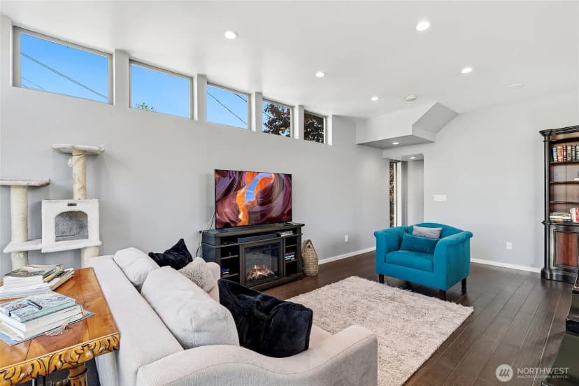 Property photo for 5953 Fauntleroy Way Sw #d, Seattle photo 5