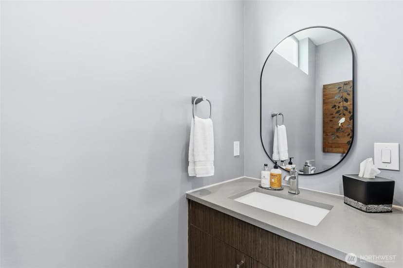Property photo for 5953 Fauntleroy Way Sw #d, Seattle photo 13