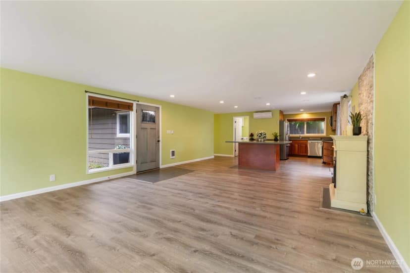 Property photo for 1520 143rd Avenue Se #98007, Bellevue photo 11