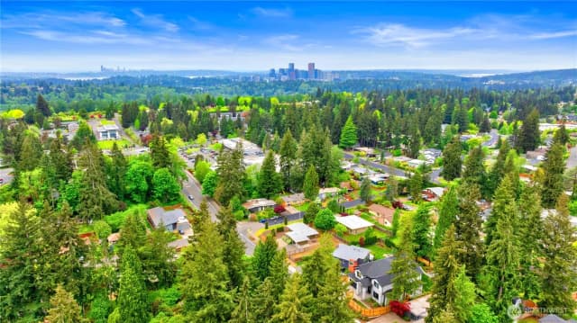 Property photo for 1520 143rd Avenue Se #98007, Bellevue photo 4