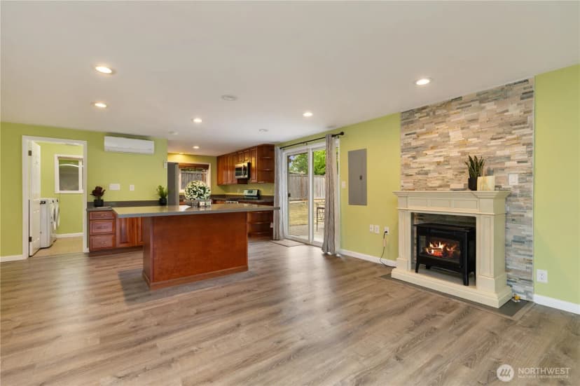 Property photo for 1520 143rd Avenue Se #98007, Bellevue photo 13
