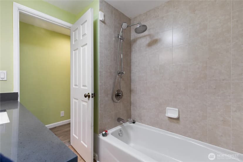 Property photo for 1520 143rd Avenue Se #98007, Bellevue photo 27
