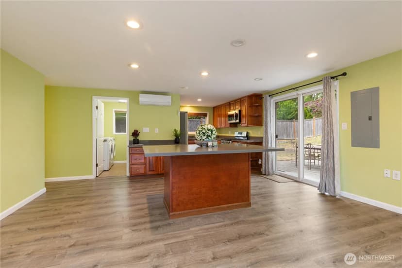 Property photo for 1520 143rd Avenue Se #98007, Bellevue photo 15