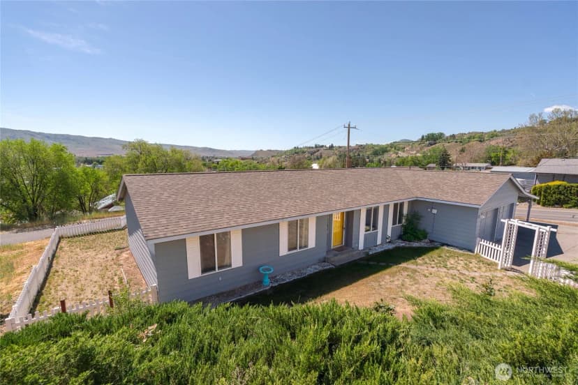 Property photo for 504 Ash Street, Omak photo 2